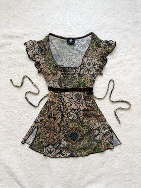 Adorable Early 2000s Anxiety boho fairy floral babydoll top
